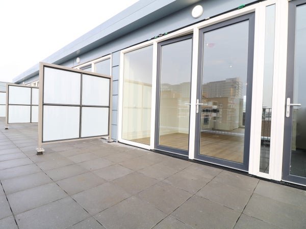 For rent: Studio Lange Lombardstraat in Den Haag