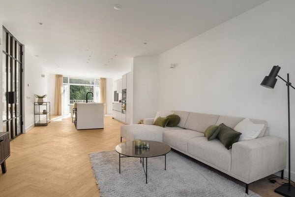 For rent: Flat Churchill-laan in Amsterdam