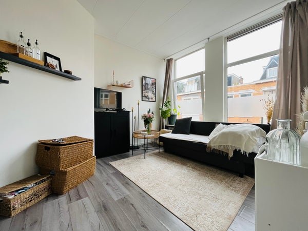 For rent: Studio Johannes Camphuijsstraat 202 kamer 1 in Den Haag