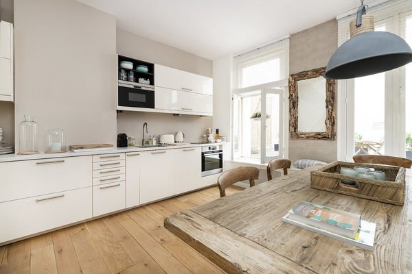 For rent: Flat Oudezijds Voorburgwal 318 1 in Amsterdam