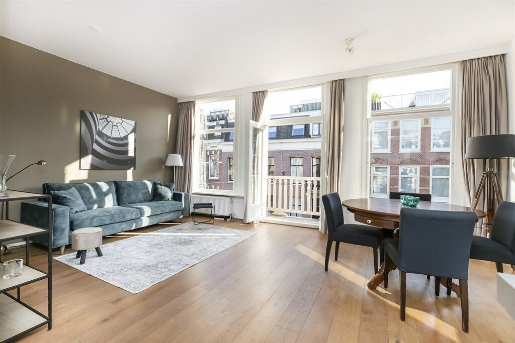 For rent: Flat Van Eeghenstraat in Amsterdam