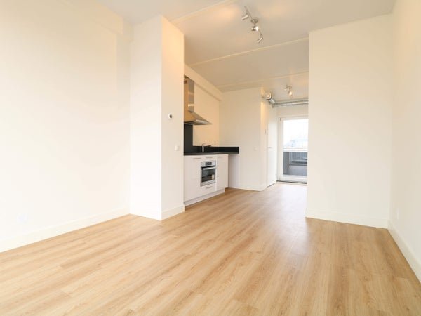 For rent: Studio Lange Lombardstraat in Den Haag
