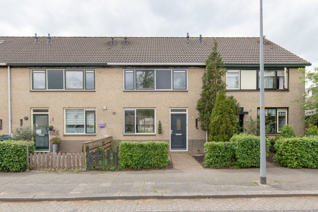 For rent: House Zonnebloemweg in Almere