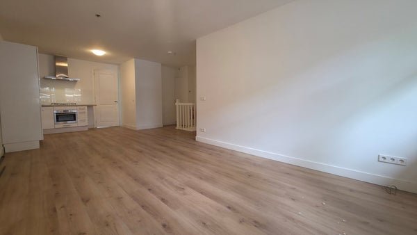 For rent: Flat Mathenesserweg in Rotterdam