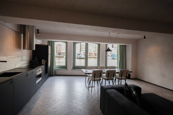 For rent: Flat Warmoesstraat in Amsterdam