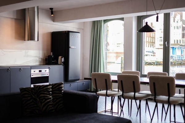 For rent: Flat Warmoesstraat in Amsterdam