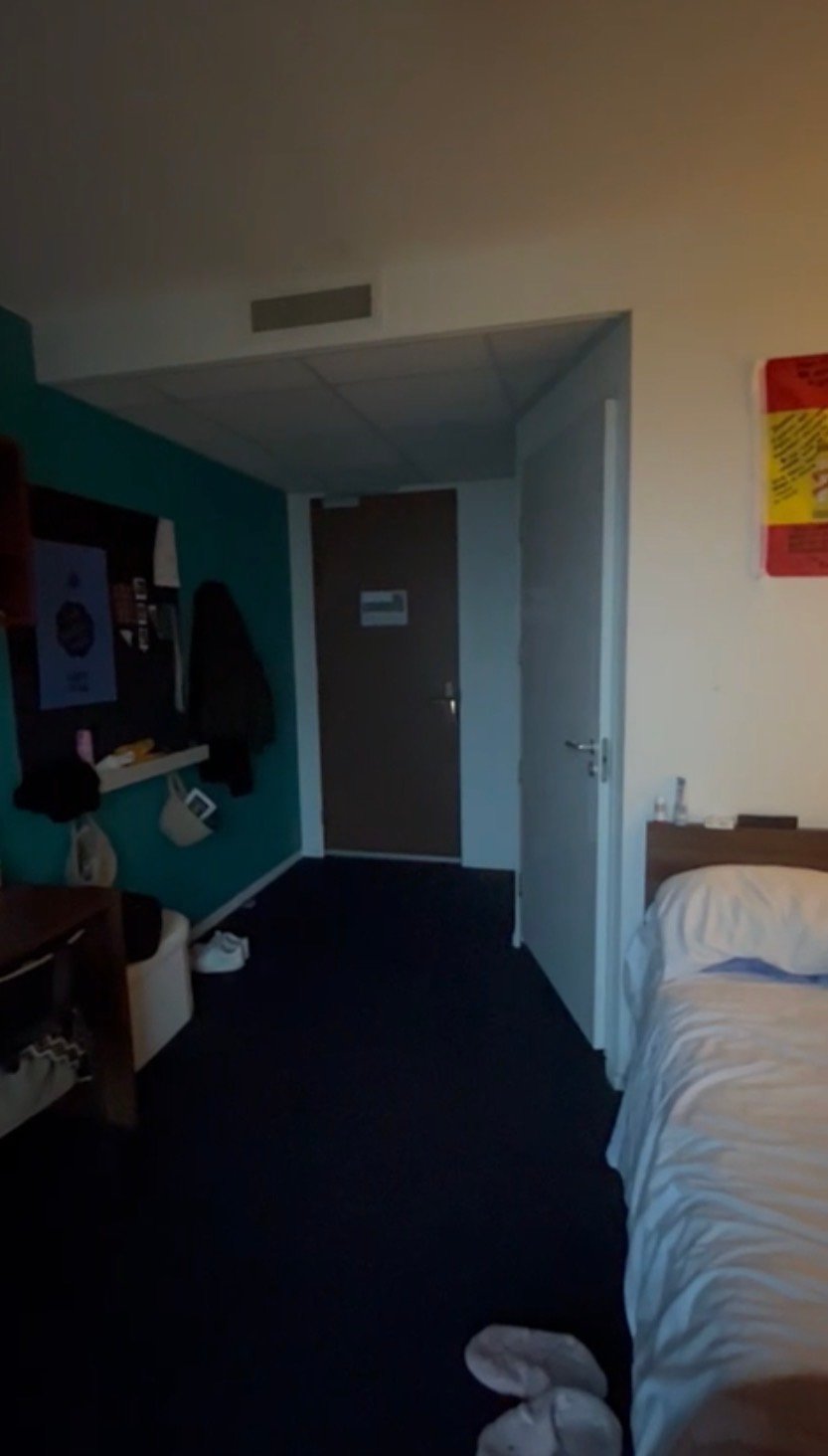 Room The Social Hub