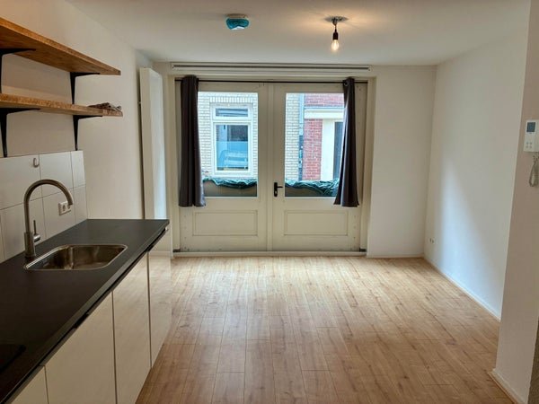 For rent: Studio Bouwelouwensteeg in Leiden
