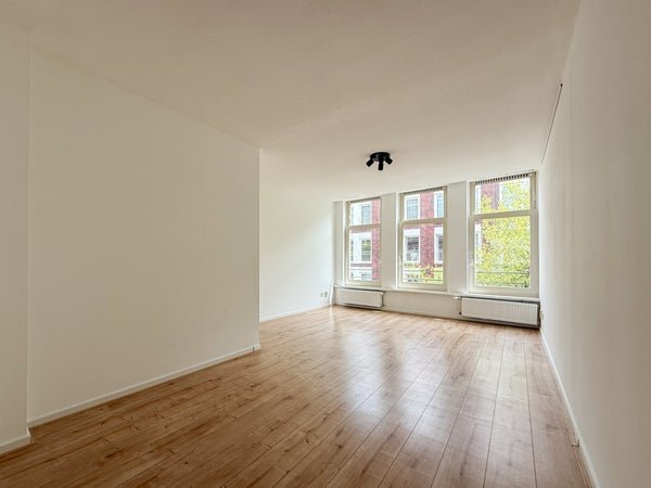 For rent: Flat Van Hogendorpstraat in Amsterdam
