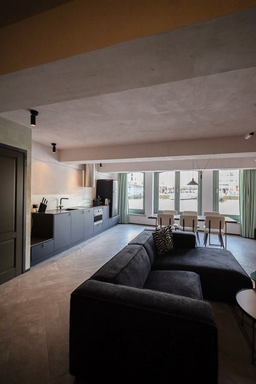 For rent: Flat Warmoesstraat in Amsterdam