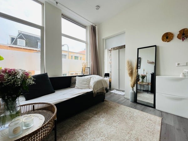 For rent: Studio Johannes Camphuijsstraat 202 kamer 1 in Den Haag