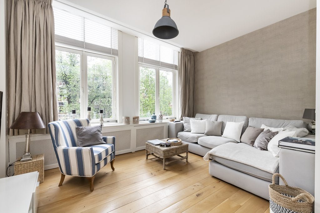 For rent: Flat Oudezijds Voorburgwal 318 1 in Amsterdam