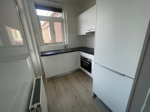 For rent: Flat Mijnsherenlaan in Rotterdam
