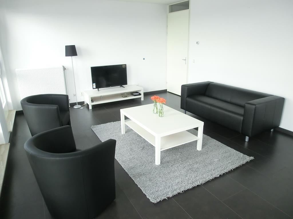 For rent: Flat Cas Oorthuyskade in Amsterdam