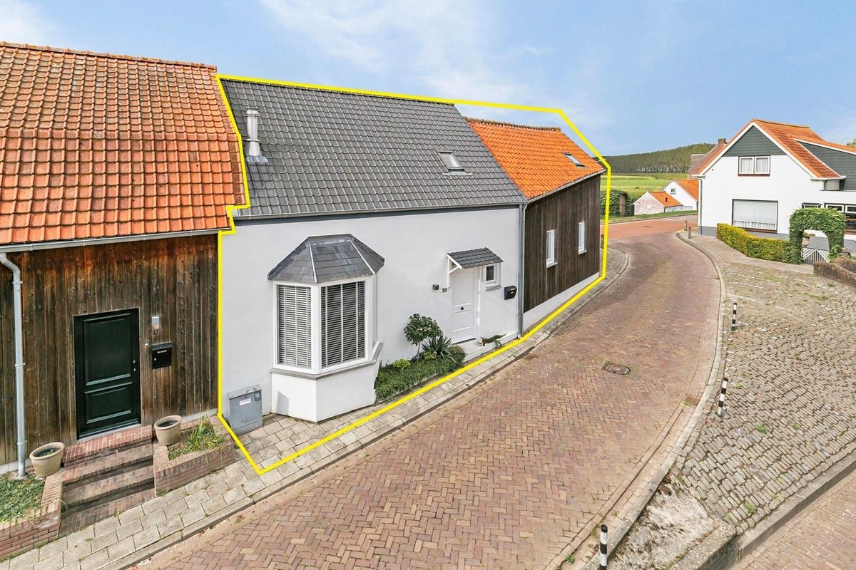 For rent: House Dorpsplein in Graauw