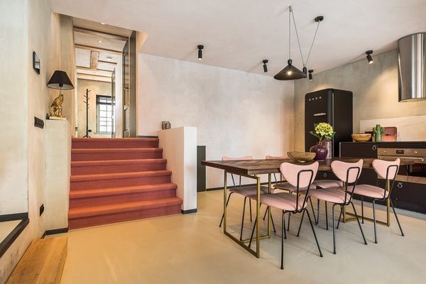 For rent: Flat Warmoesstraat in Amsterdam