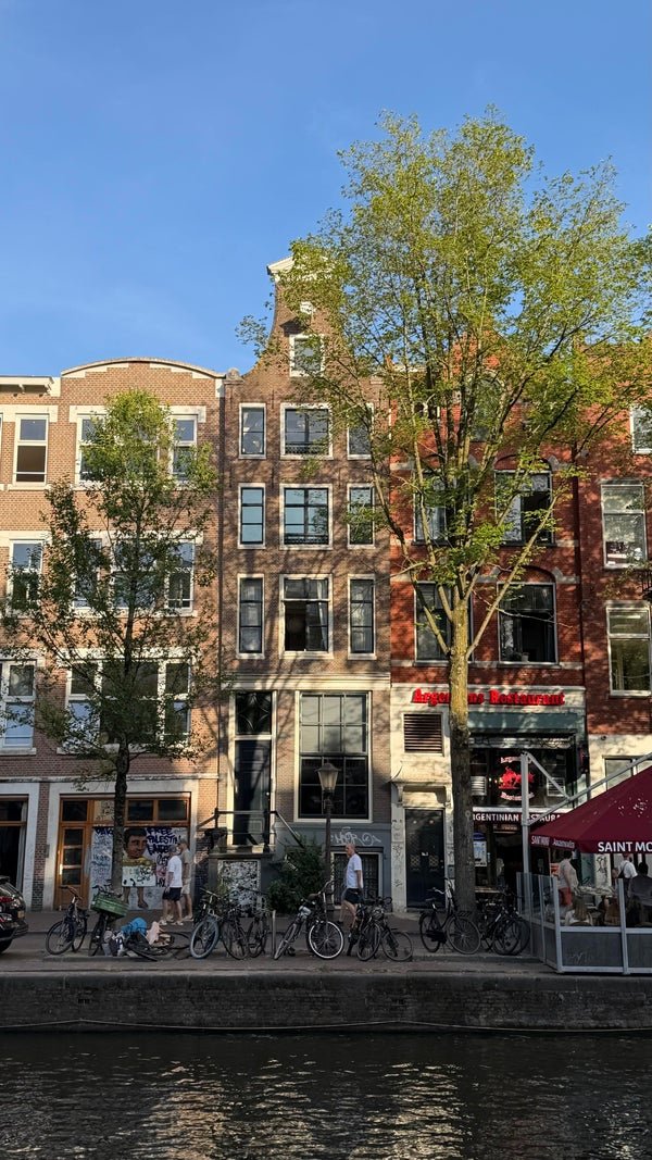 For rent: Flat Oudezijds Voorburgwal in Amsterdam