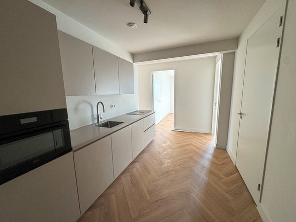 For rent: Flat Rijnlandlaan in Amsterdam