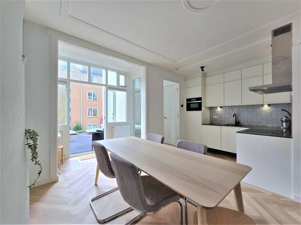 For rent: Flat Tolstraat in Amsterdam