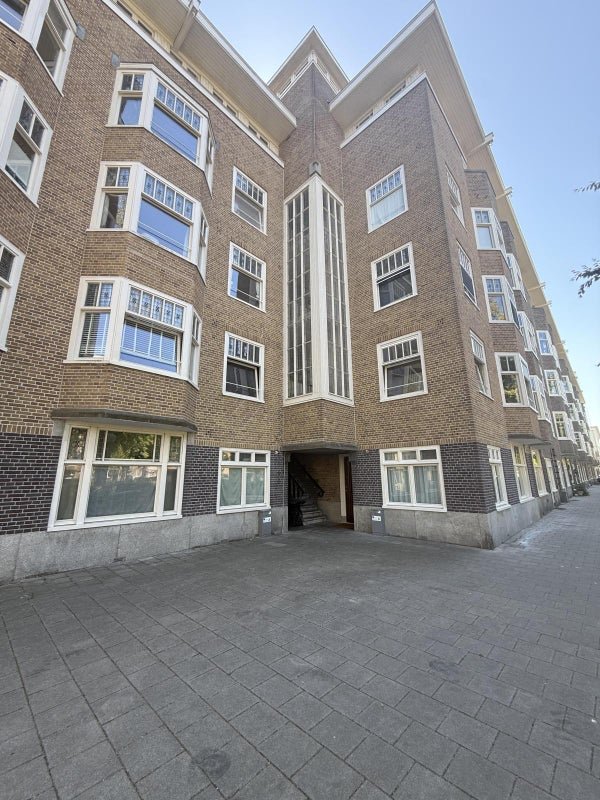 For rent: Flat Van Tuyll van Serooskerkenweg 89 1 in Amsterdam